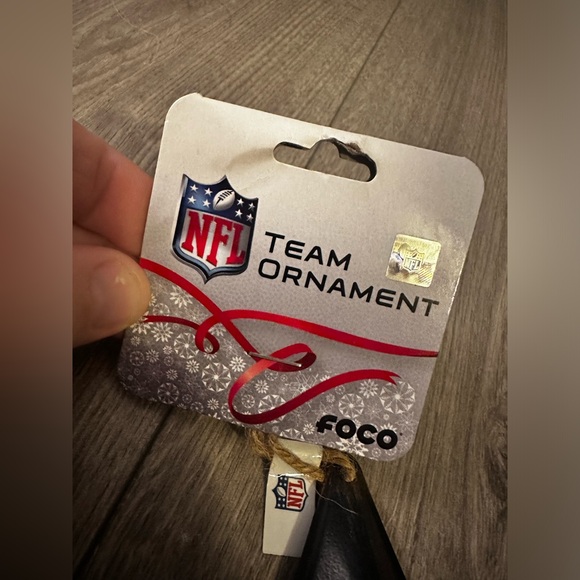 FOCO NFL Pittsburgh Steelers Team Metal Distressed Star Christmas Ornament NWT - Picture 3 of 5